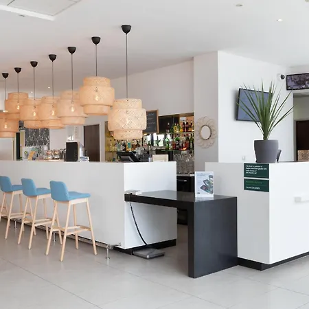 Holiday Inn - Marseille Airport By Ihg-3